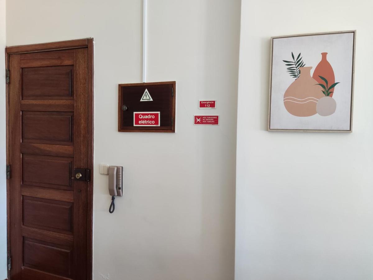 Apartment By The Beach! With Large Balcony! São Martinho do Porto Exterior foto